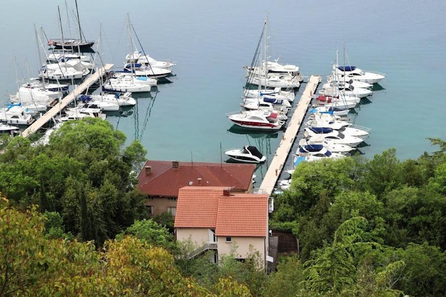 Apartman Studio Pesja Omišalj Exterior foto